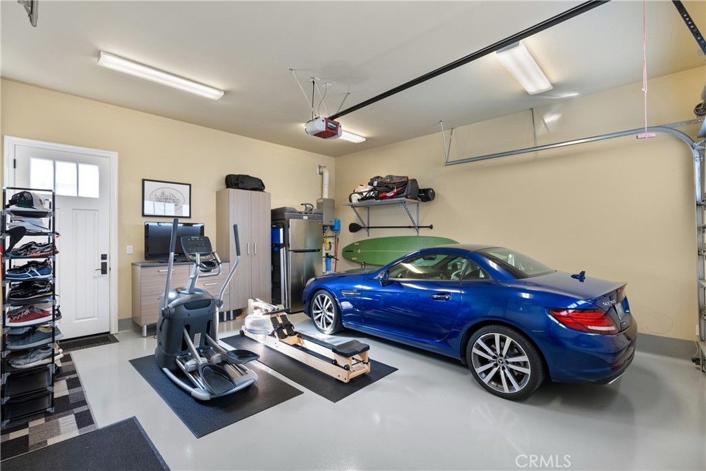 431 Narcissus Avenue 1