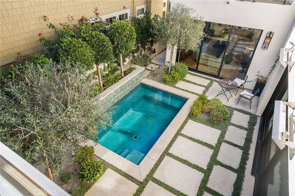 526 Riverside Avenue