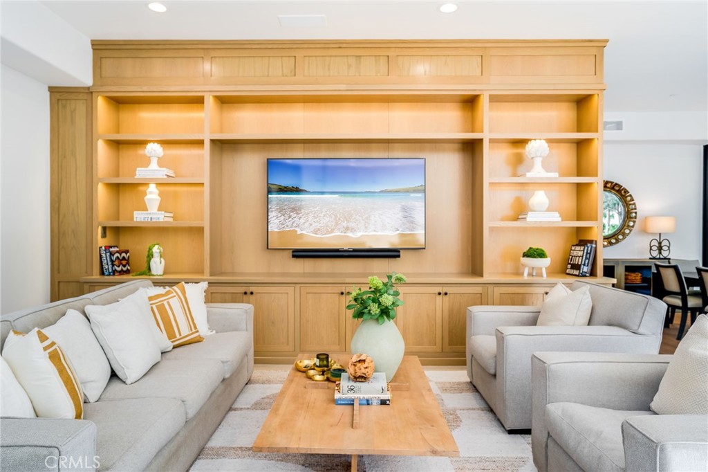 526 Riverside Avenue