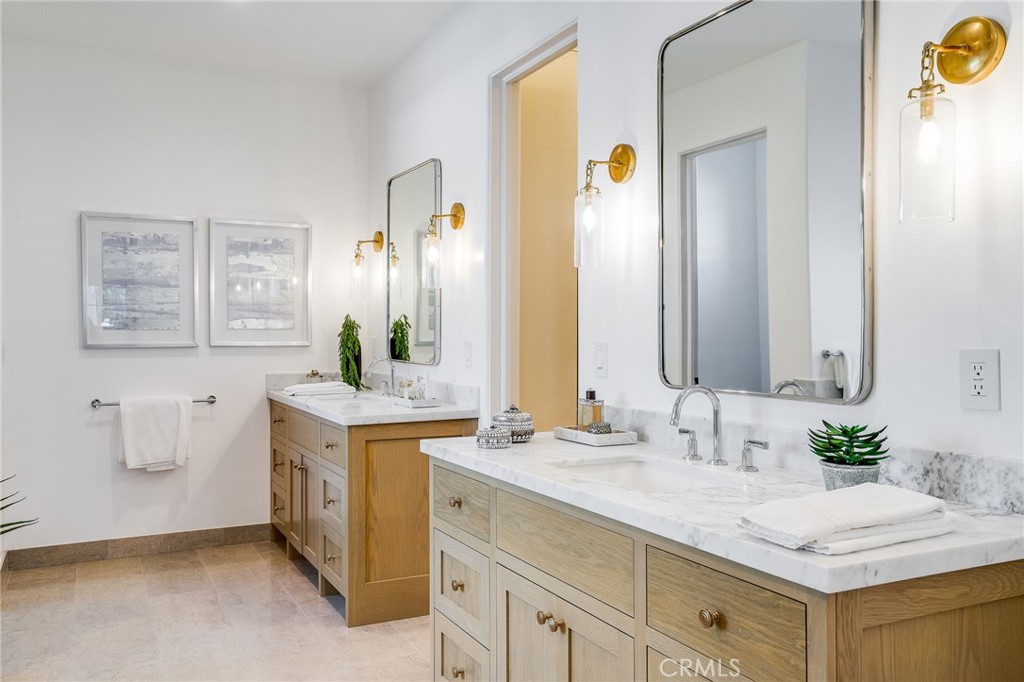 526 Riverside Avenue