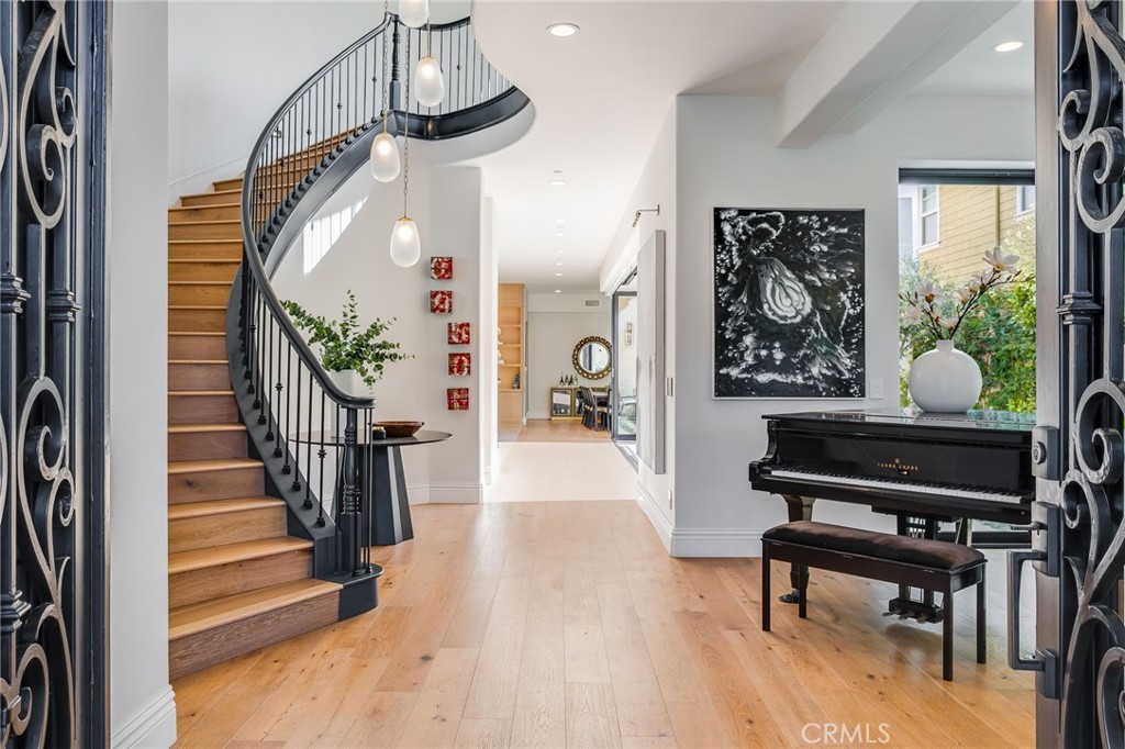 526 Riverside Avenue