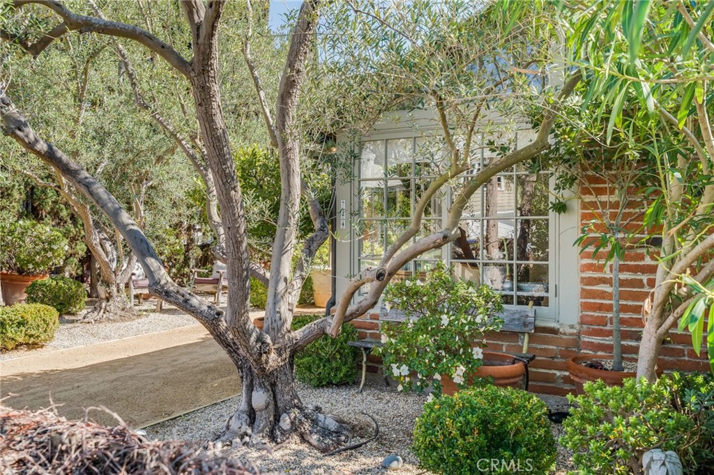 724 Poppy Avenue