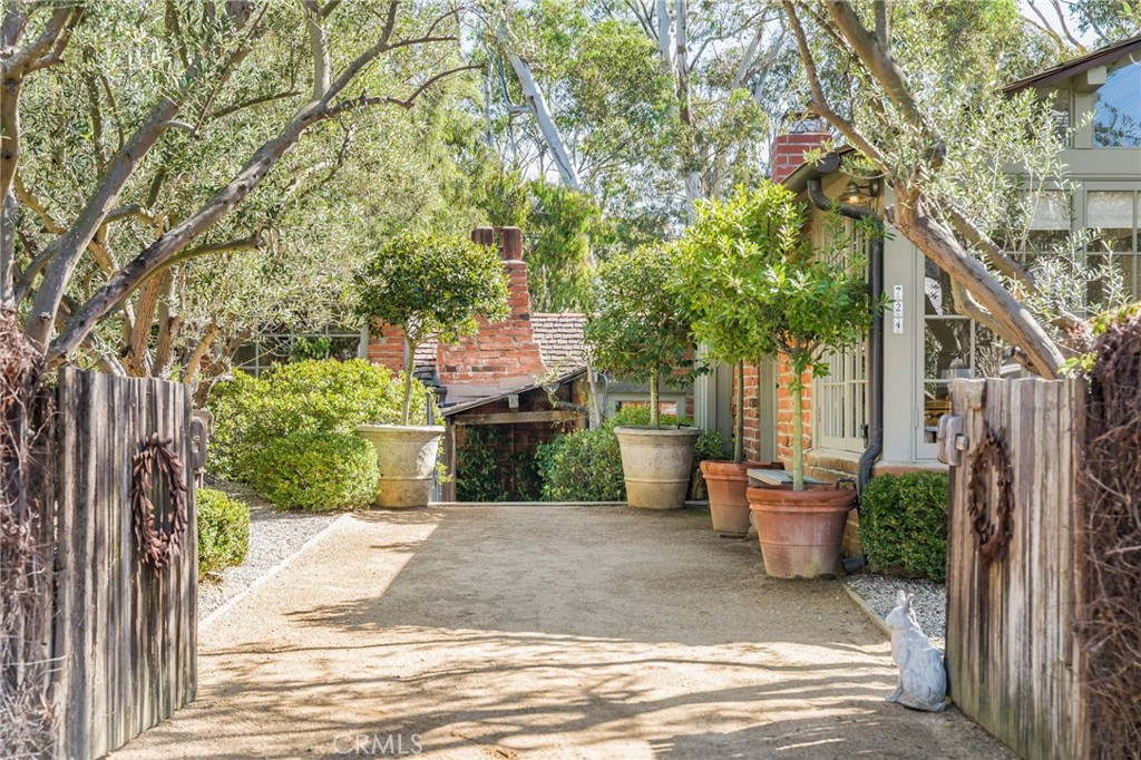 724 Poppy Avenue