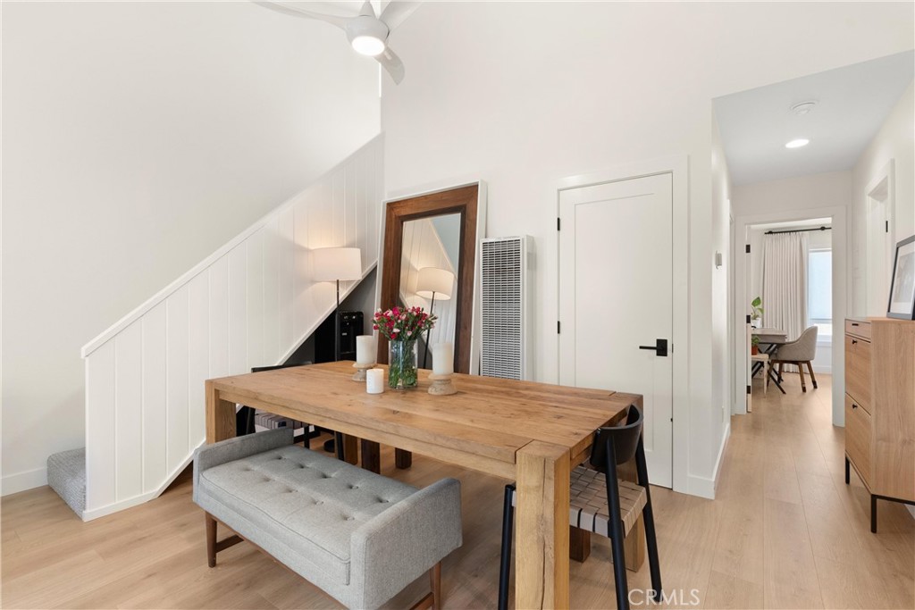 617 1/2 Acacia Avenue