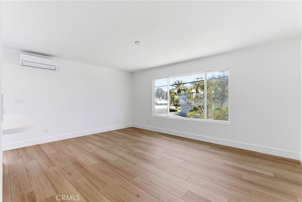1/2 Jasmine Avenue