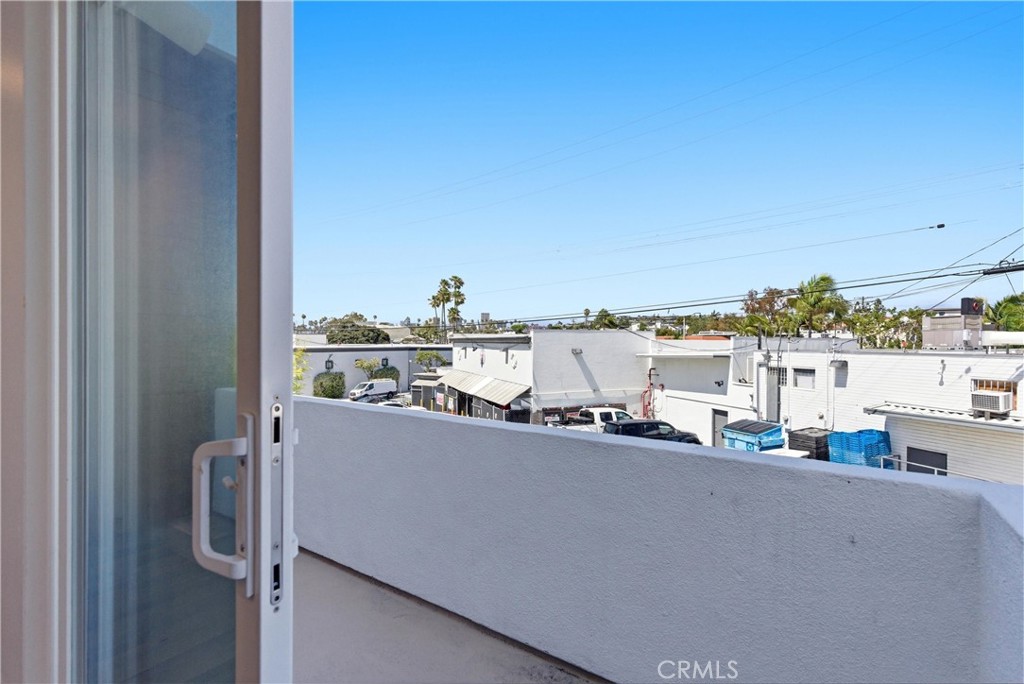 1/2 Jasmine Avenue