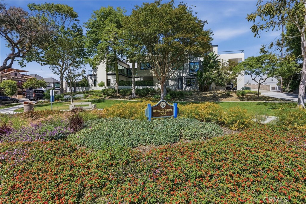 1/2 Jasmine Avenue