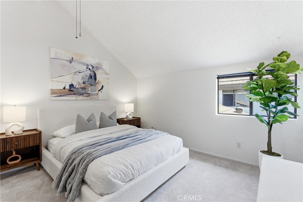 2435 Rue De Cannes