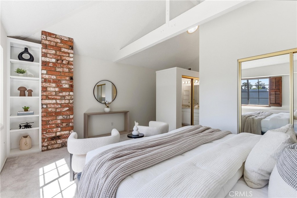 2435 Rue De Cannes