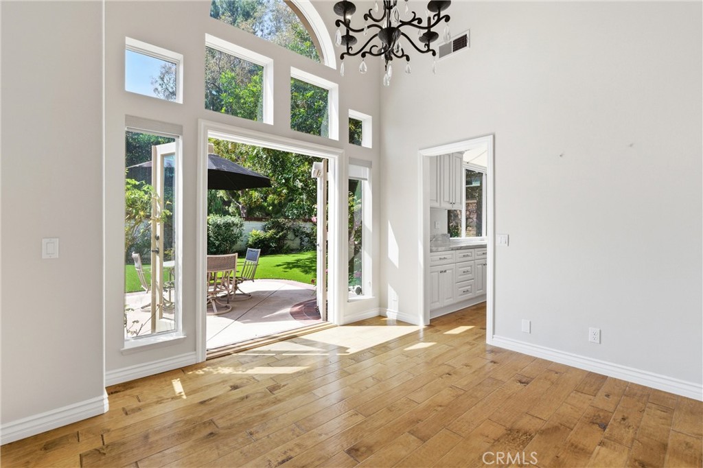 10565 Costello