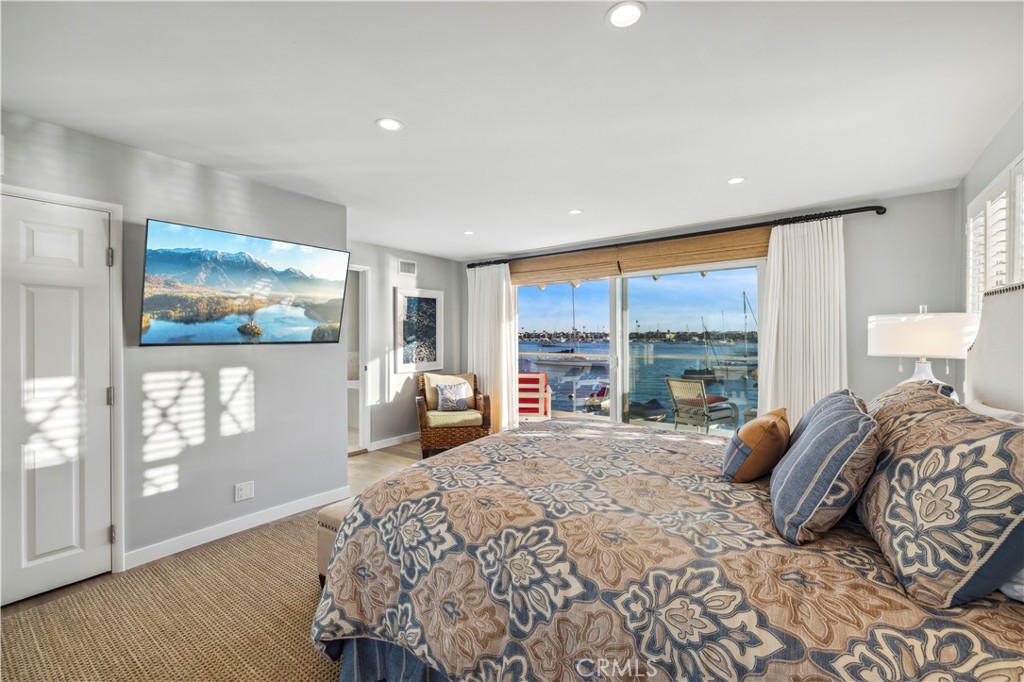 700 S Bay Front