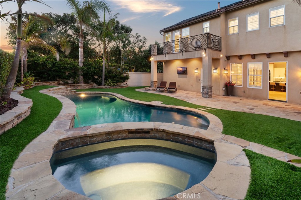 6572 Beachview Drive