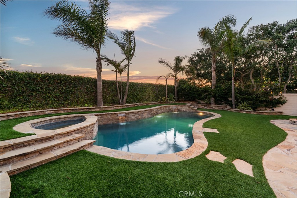 6572 Beachview Drive