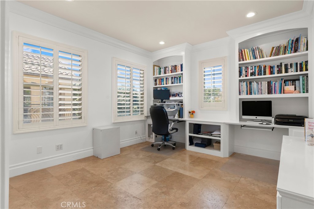 6572 Beachview Drive