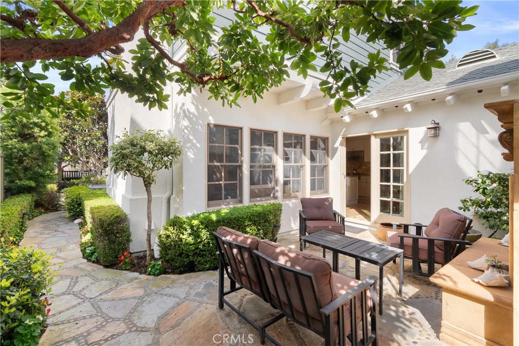 2501 Bungalow Place 1