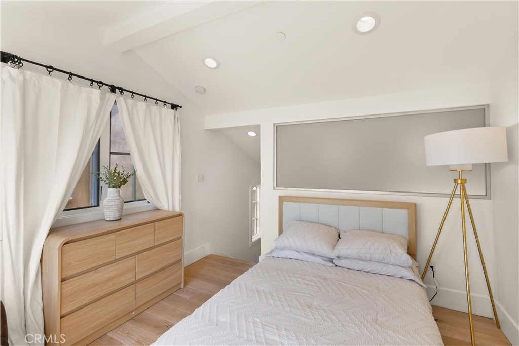 1/2 Marigold Avenue