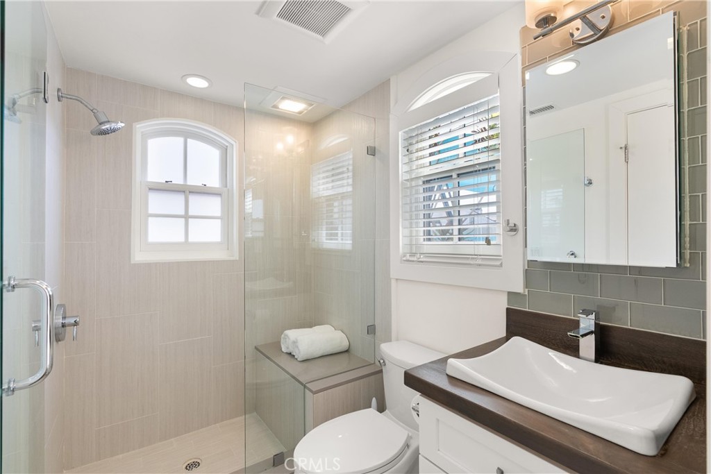 1/2 Marigold Avenue