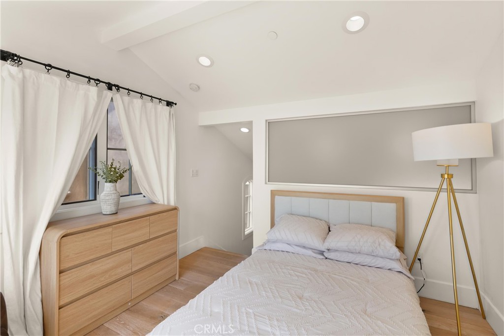 1/2 Marigold Avenue