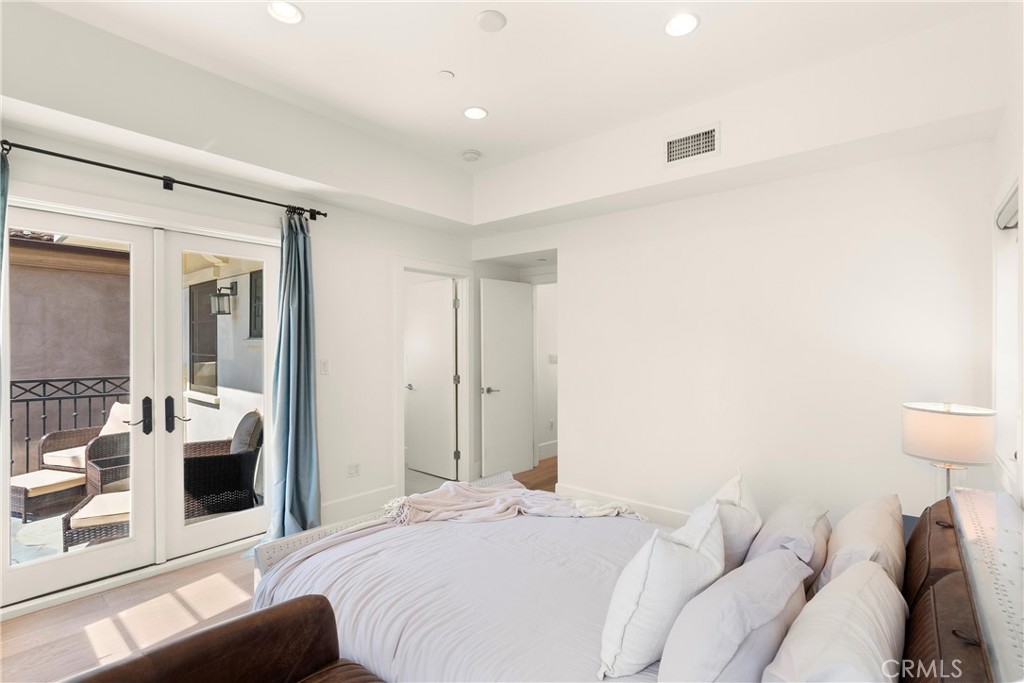 1/2 Marigold Avenue