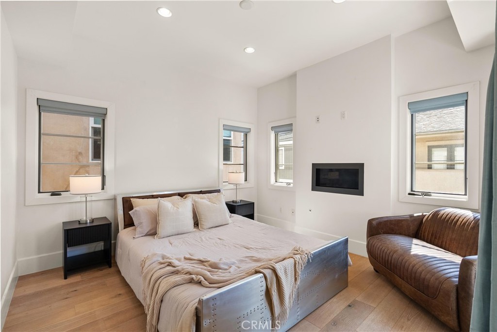 1/2 Marigold Avenue