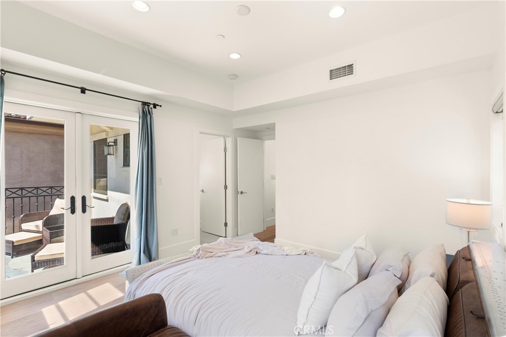 1/2 Marigold Avenue