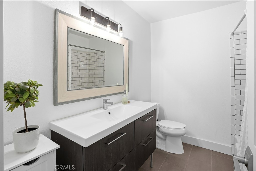 1228 Rutland 6
