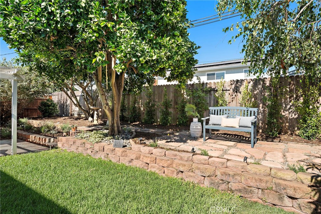 21612 Polynesian Lane