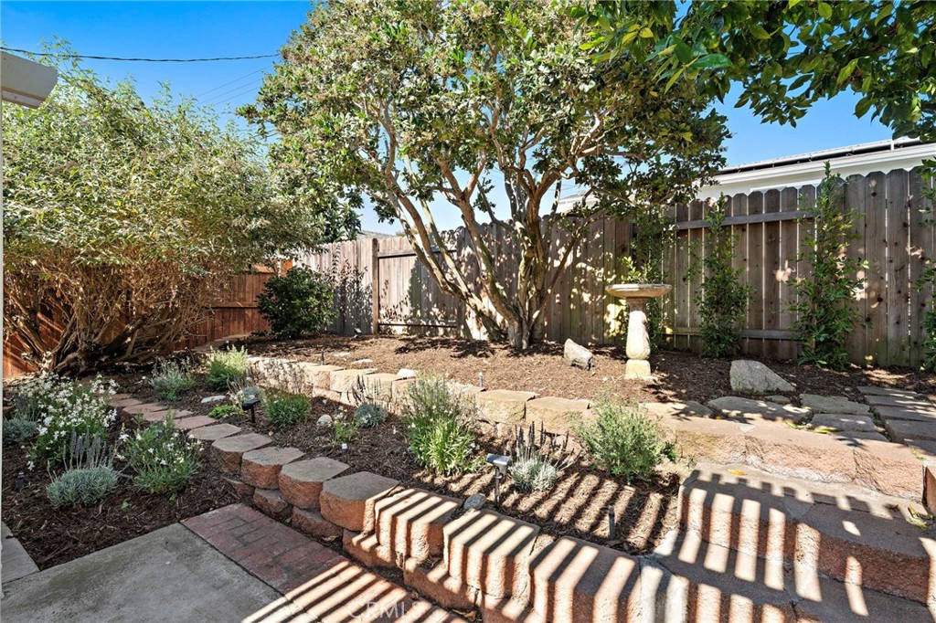 21612 Polynesian Lane