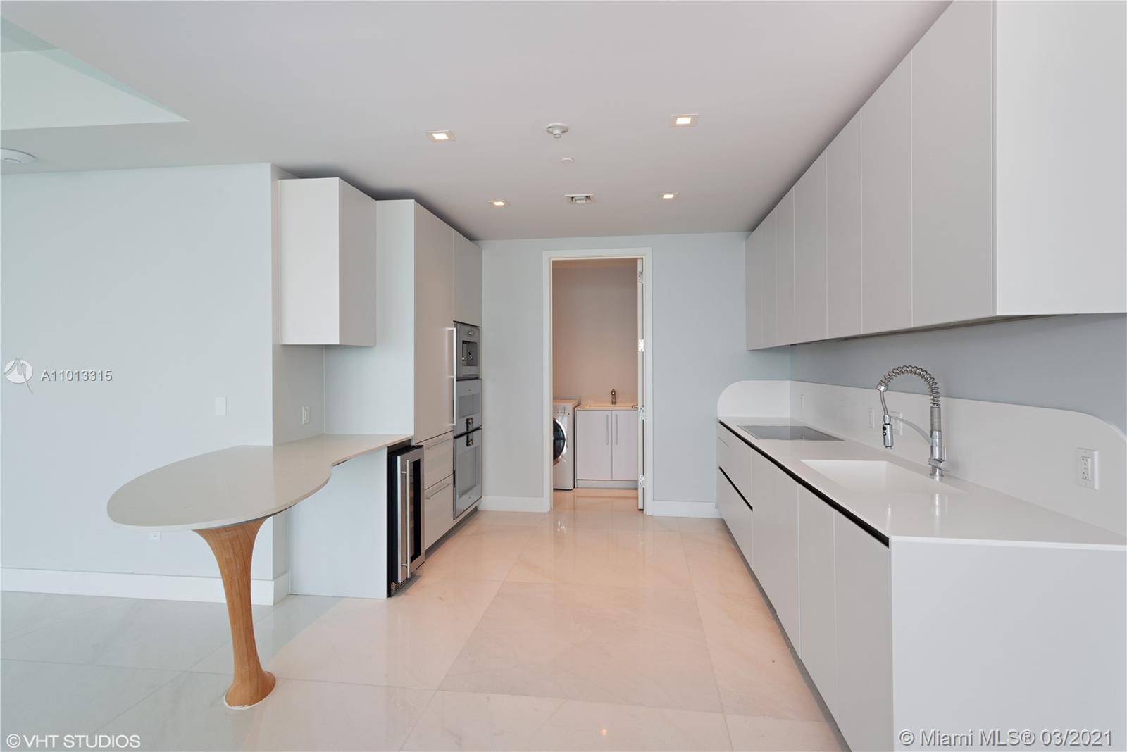 16901 Collins Ave # 1802