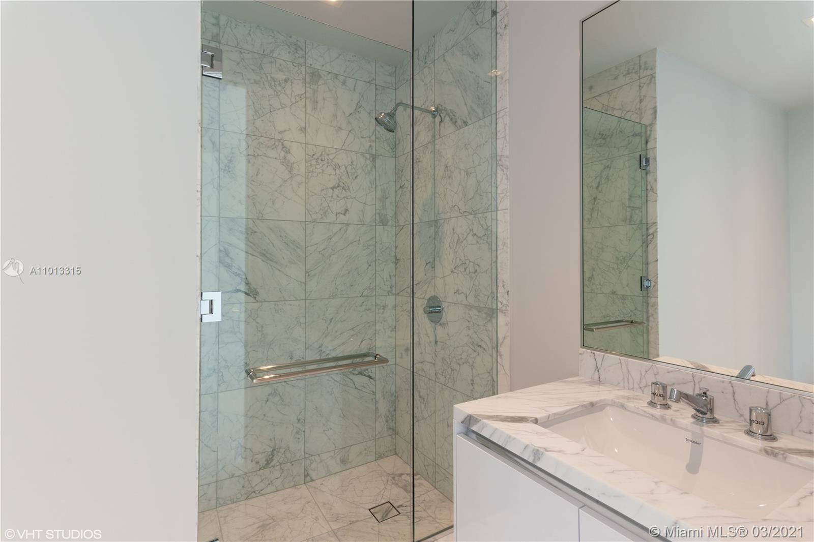 16901 Collins Ave # 1802