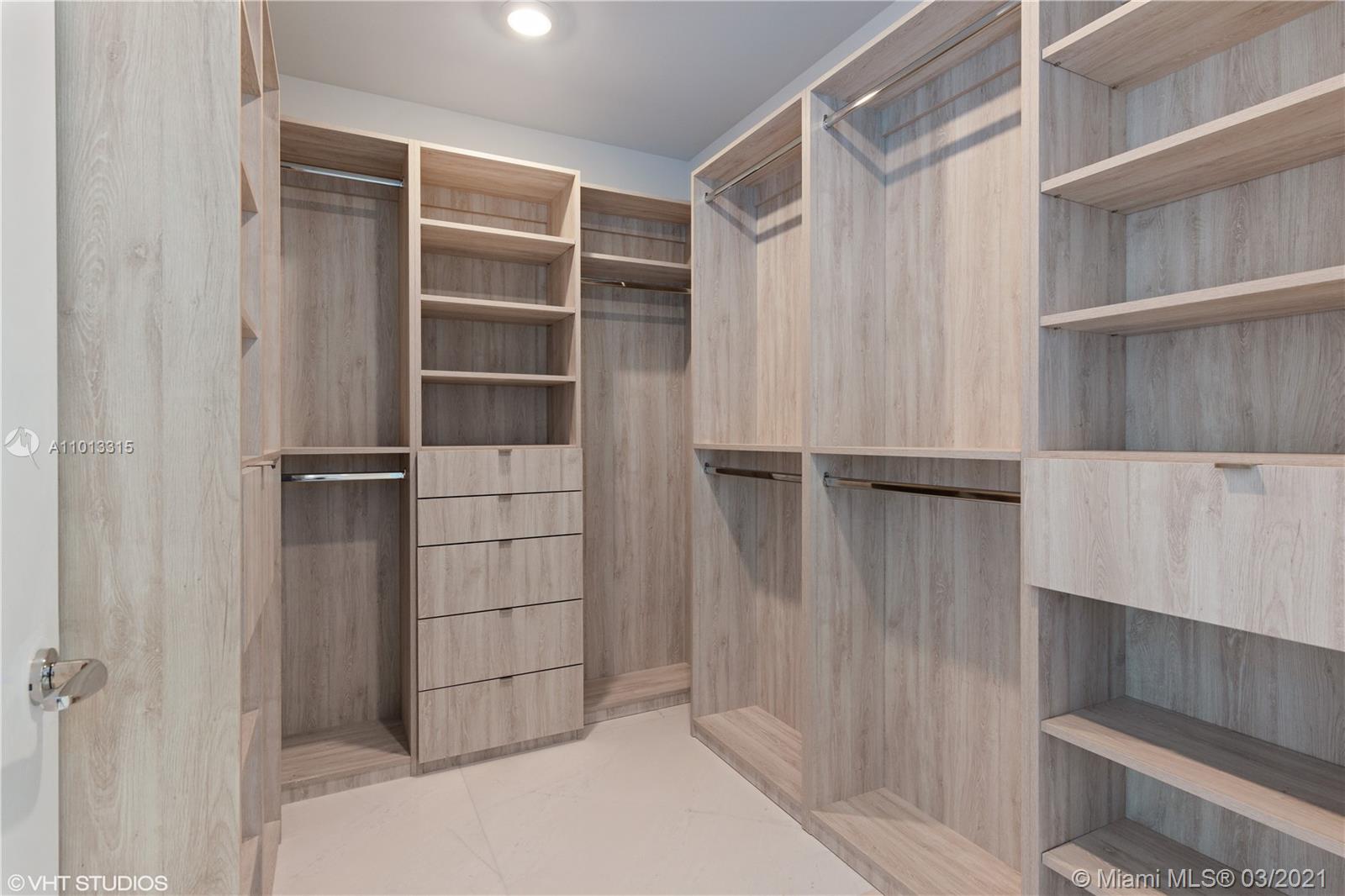 16901 Collins Ave # 1802