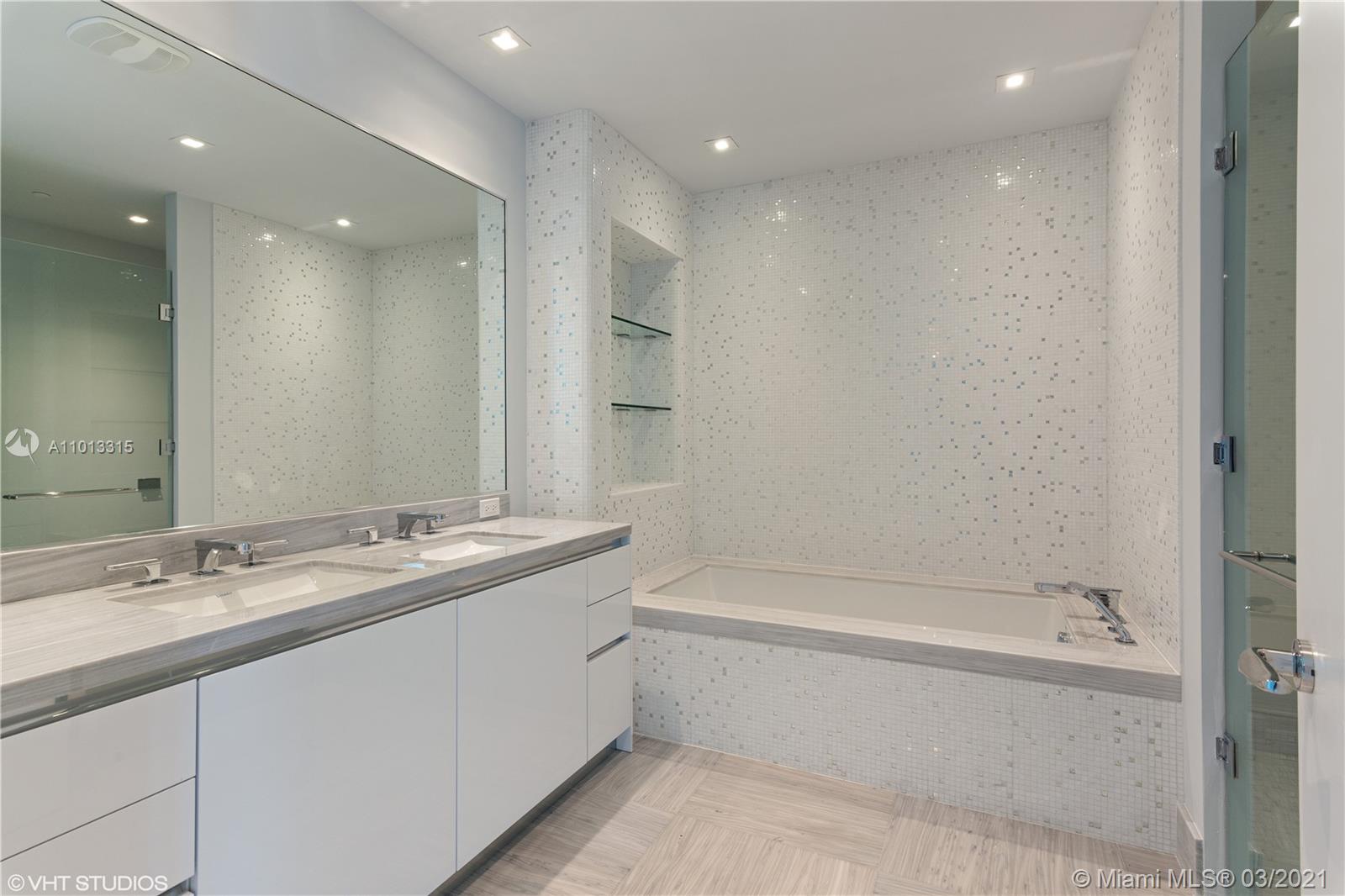 16901 Collins Ave # 1802