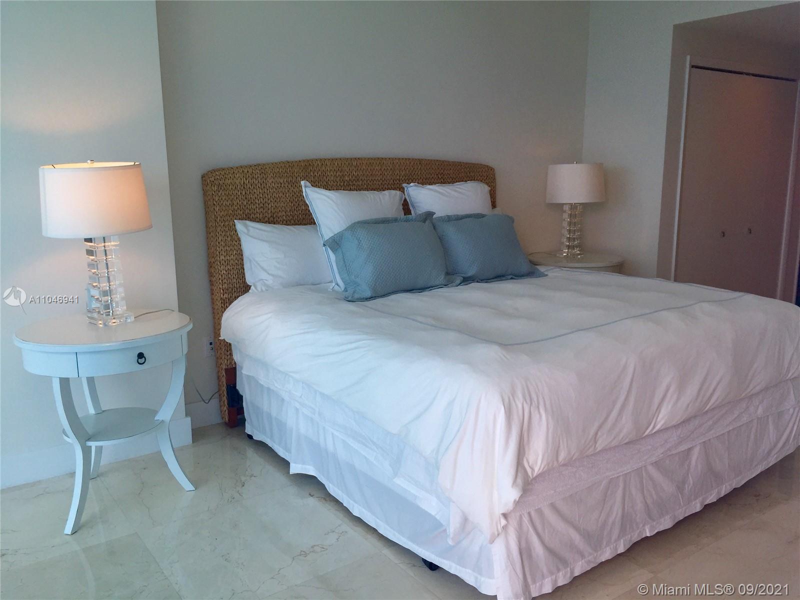 17001 Collins Ave # 4005