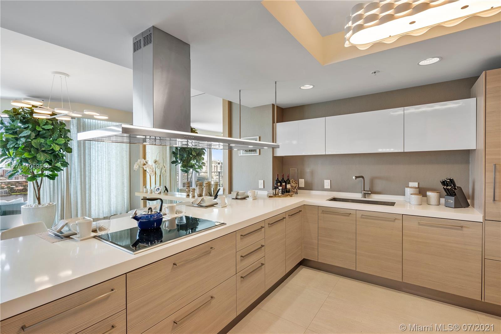 17111 Biscayne Blvd # 2111
