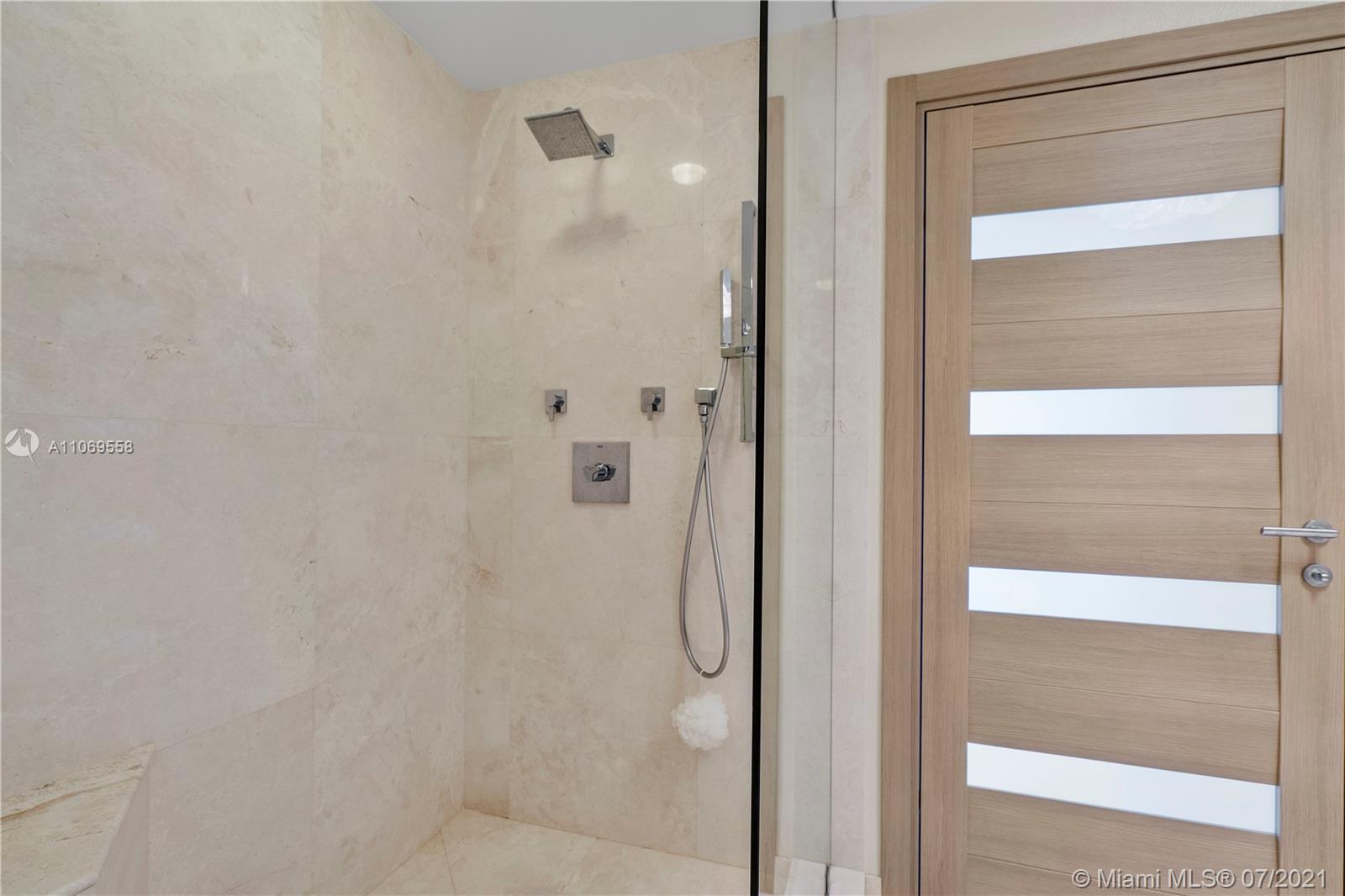 17111 Biscayne Blvd # 2111
