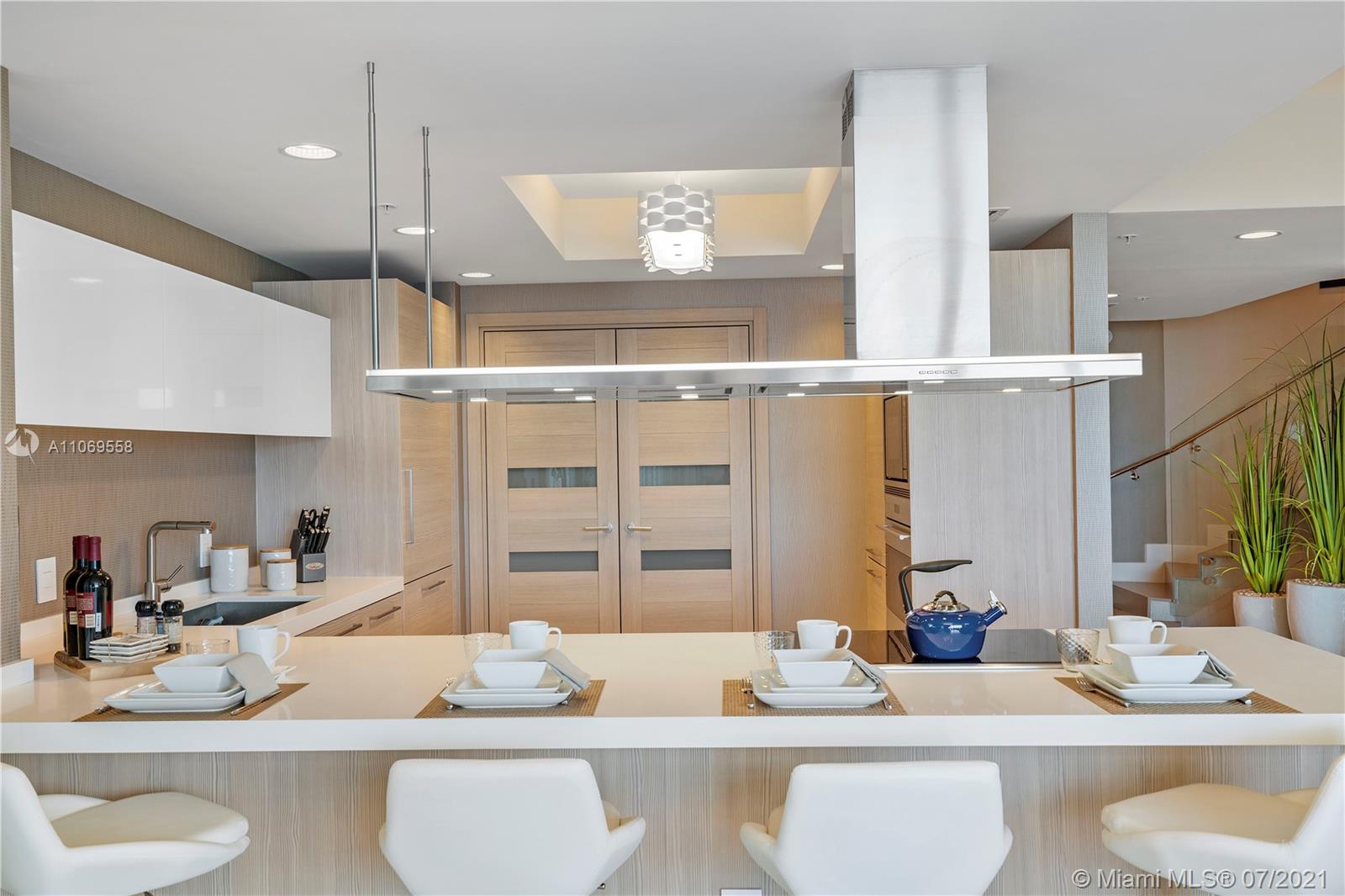 17111 Biscayne Blvd # 2111