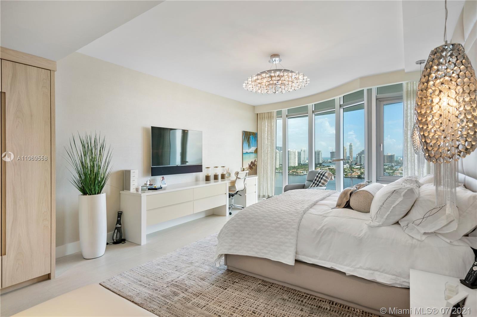 17111 Biscayne Blvd # 2111