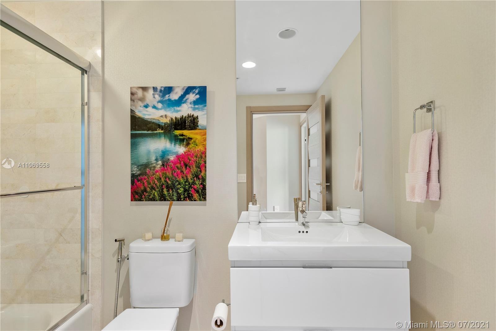 17111 Biscayne Blvd # 2111