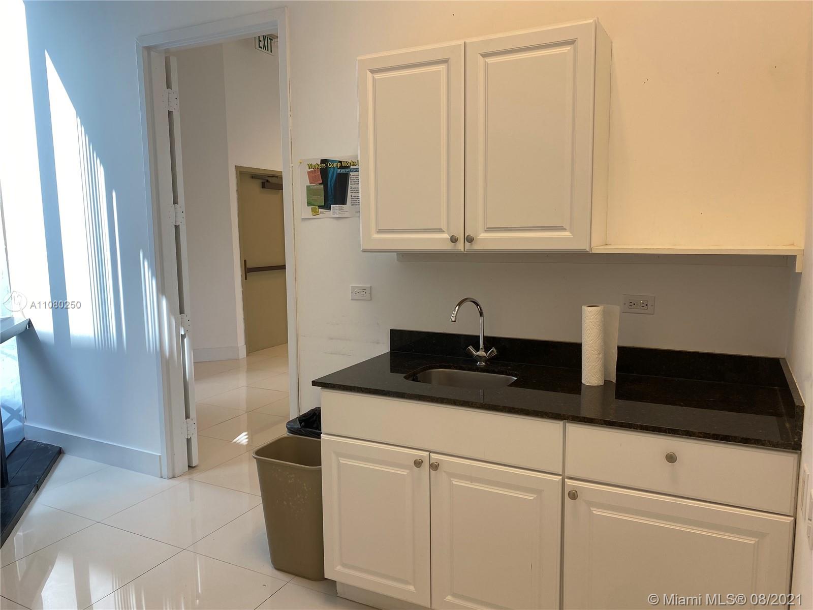 1200 Brickell Ave Unit: 200 D/E/F