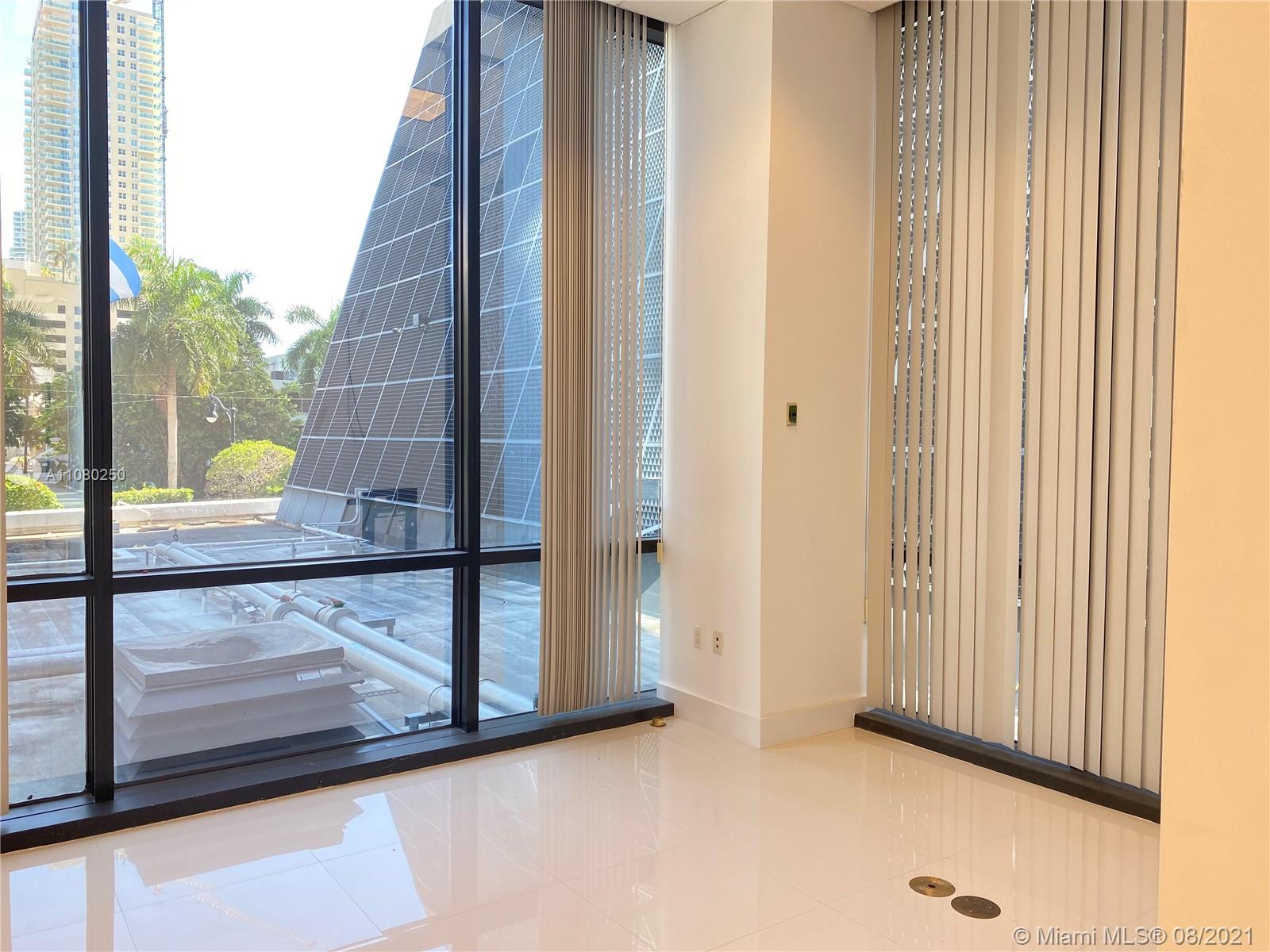 1200 Brickell Ave Unit: 200 D/E/F