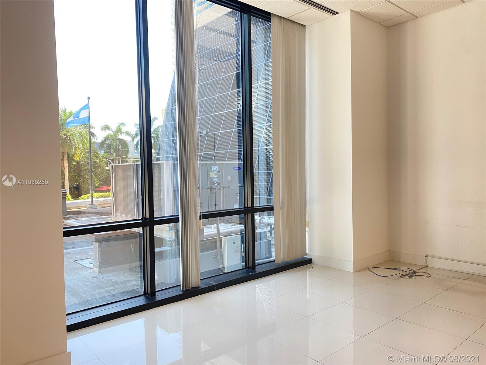 1200 Brickell Ave Unit: 200 D/E/F