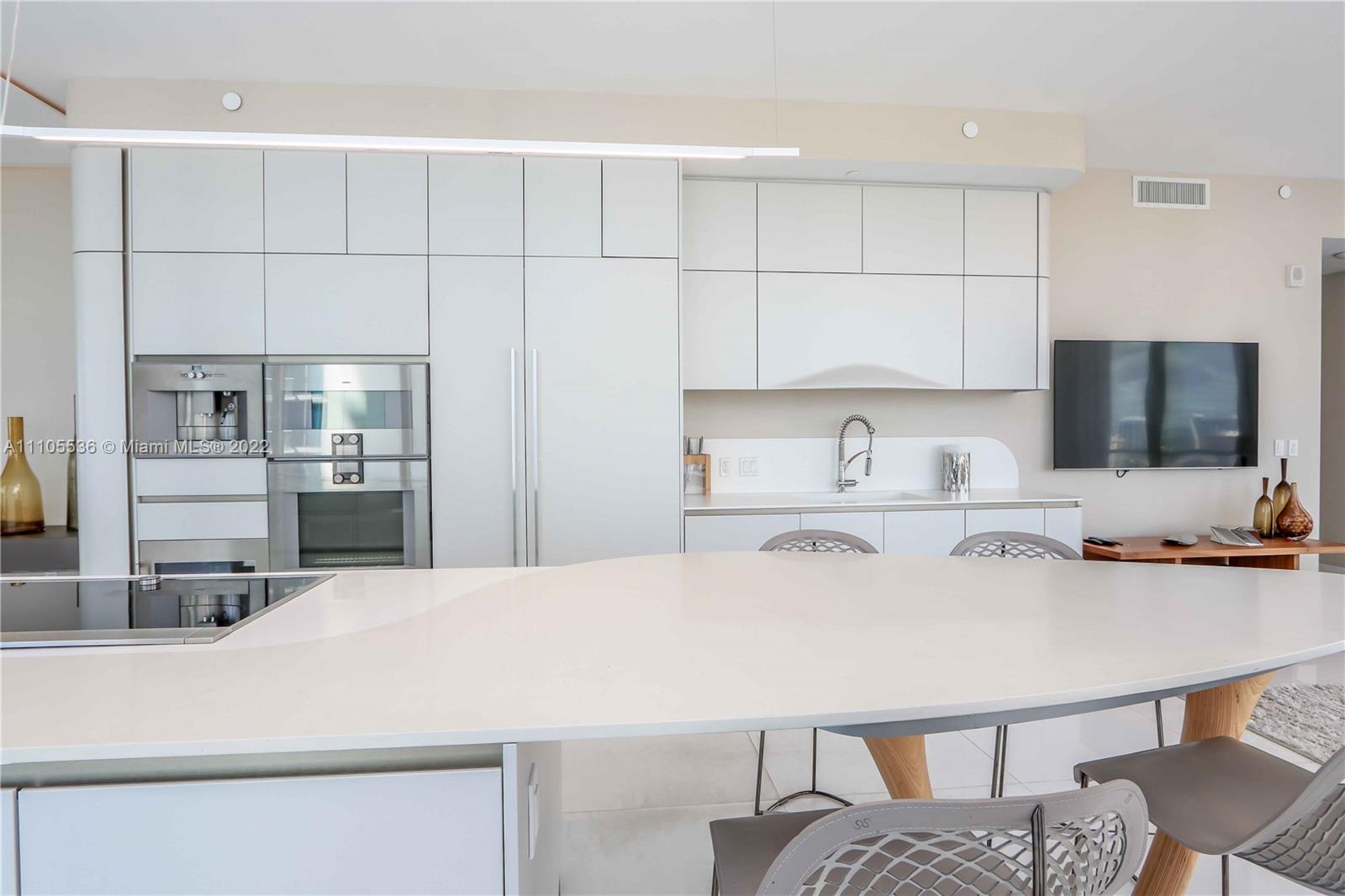 16901 Collins Ave # 2205