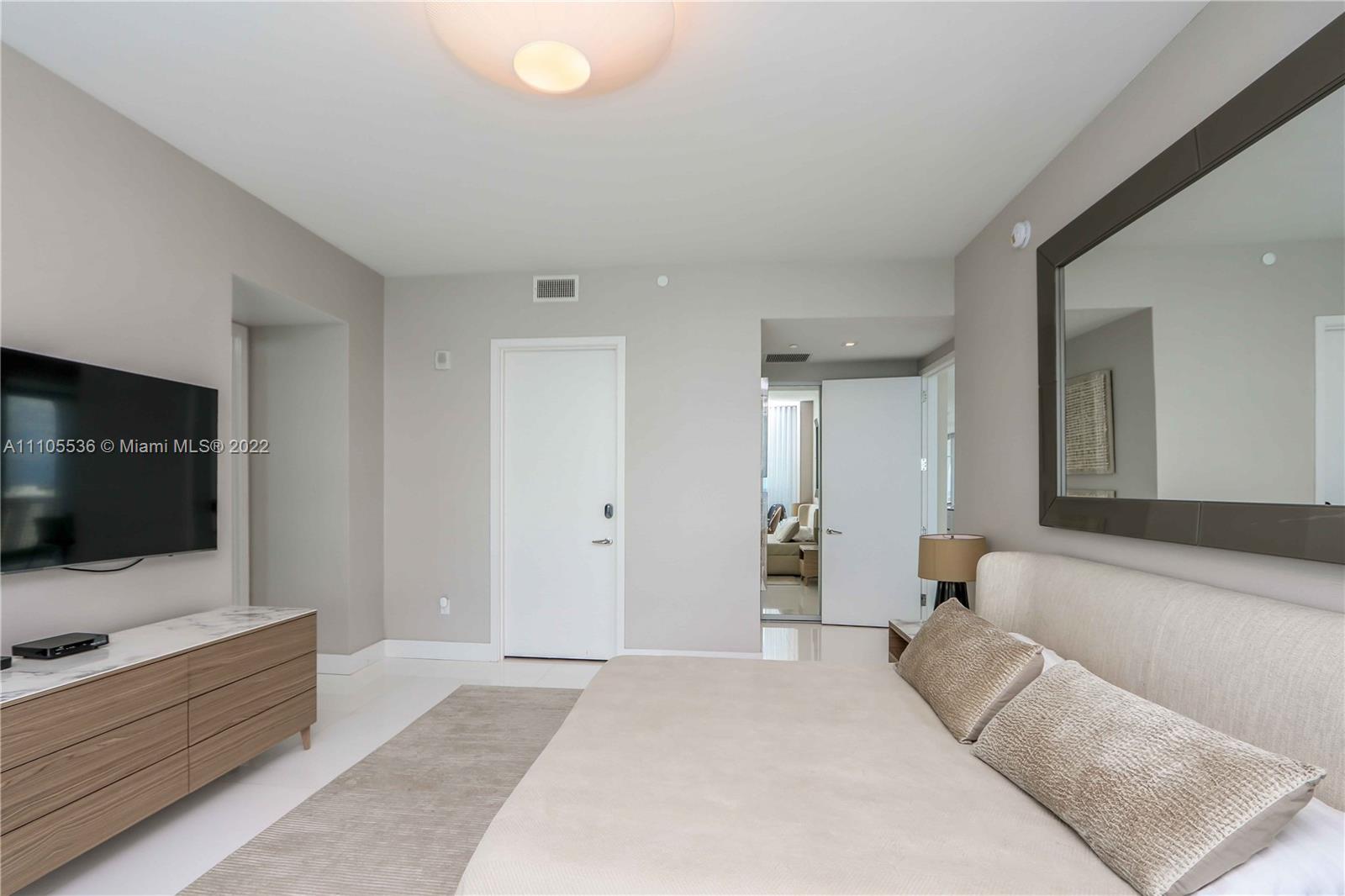 16901 Collins Ave # 2205
