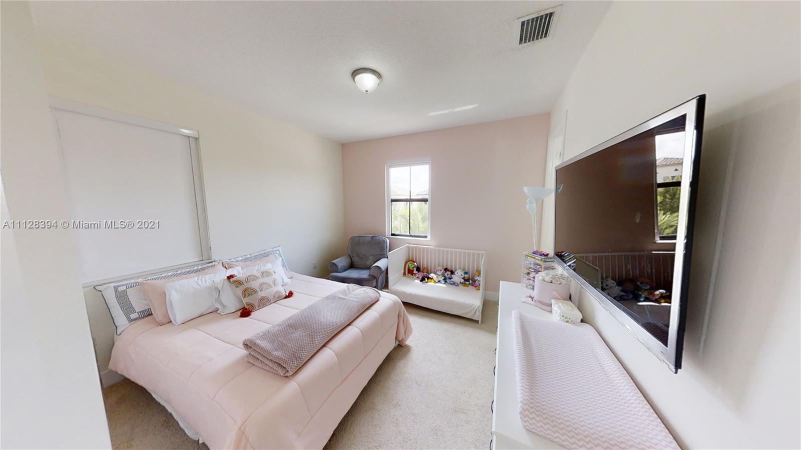 3261 W 99th Pl