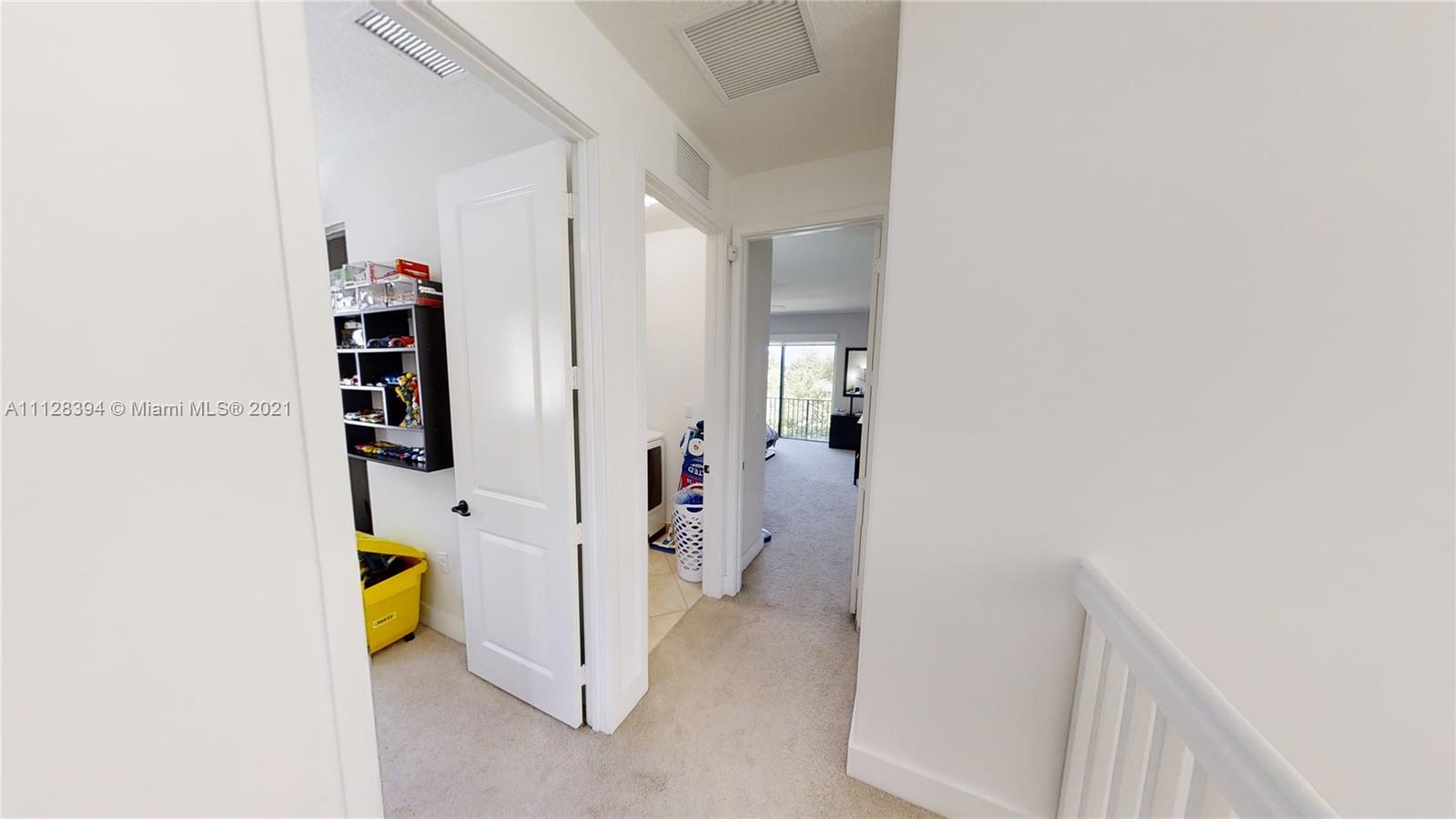3261 W 99th Pl