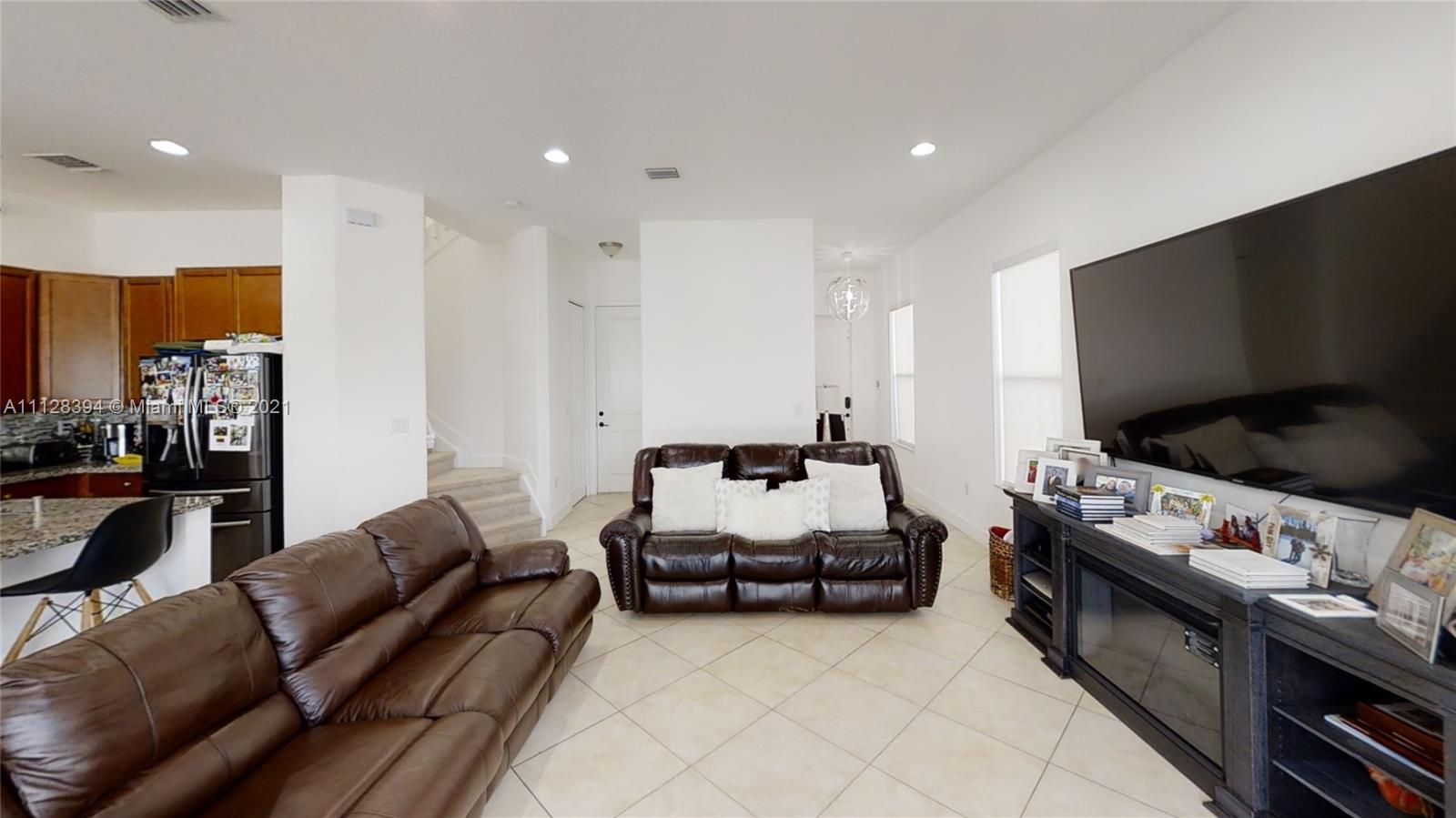 3261 W 99th Pl