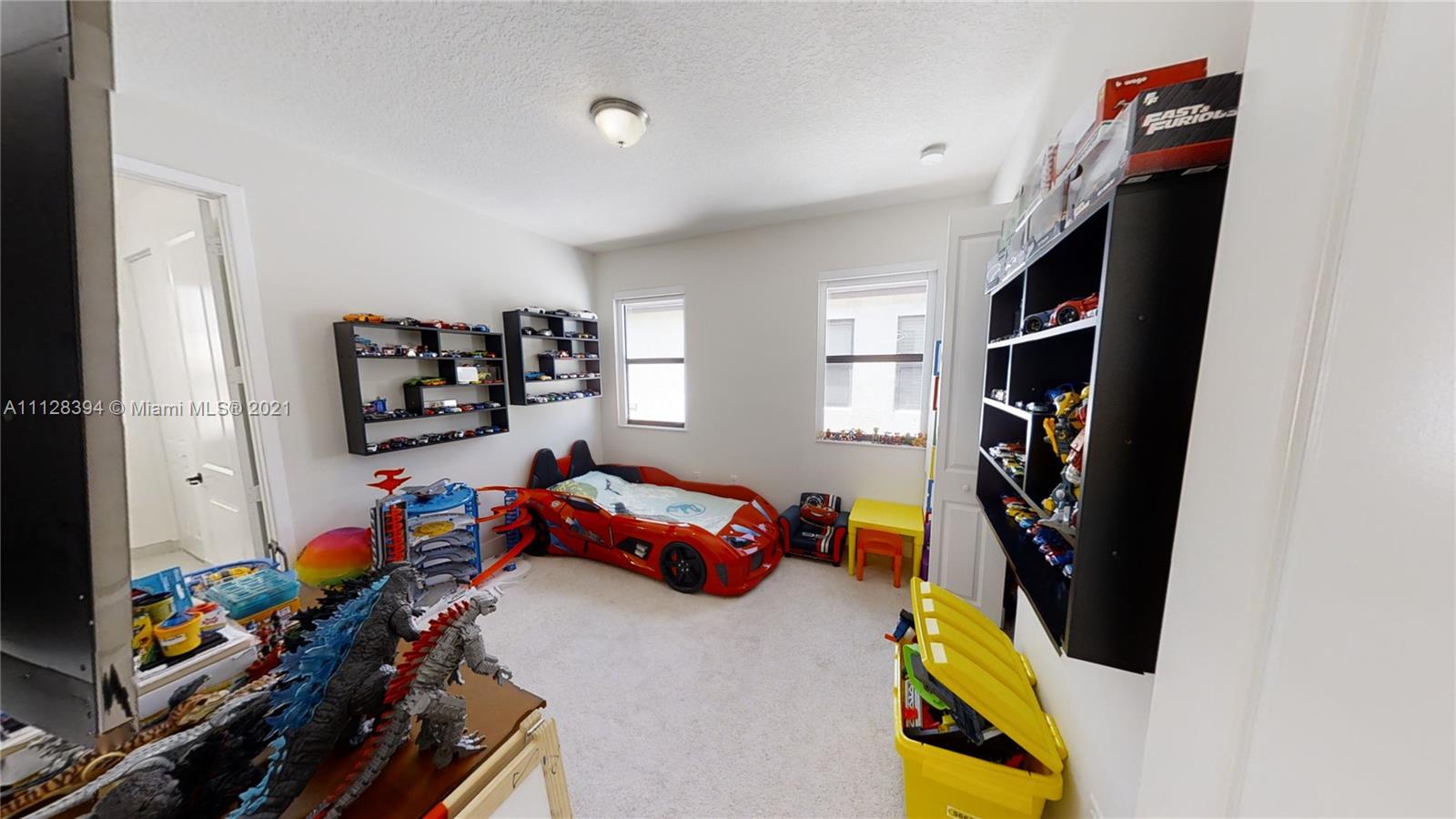 3261 W 99th Pl