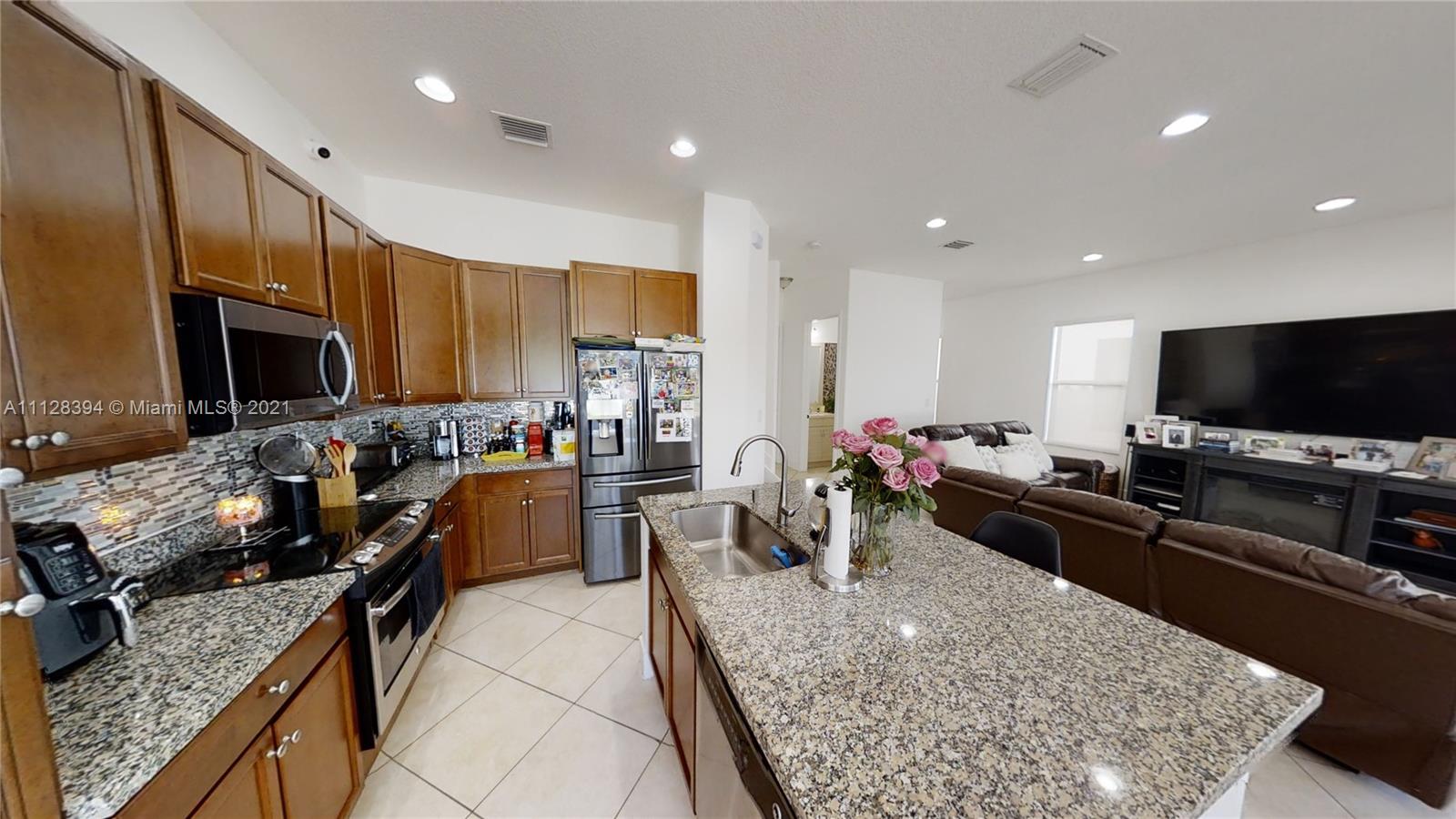 3261 W 99th Pl