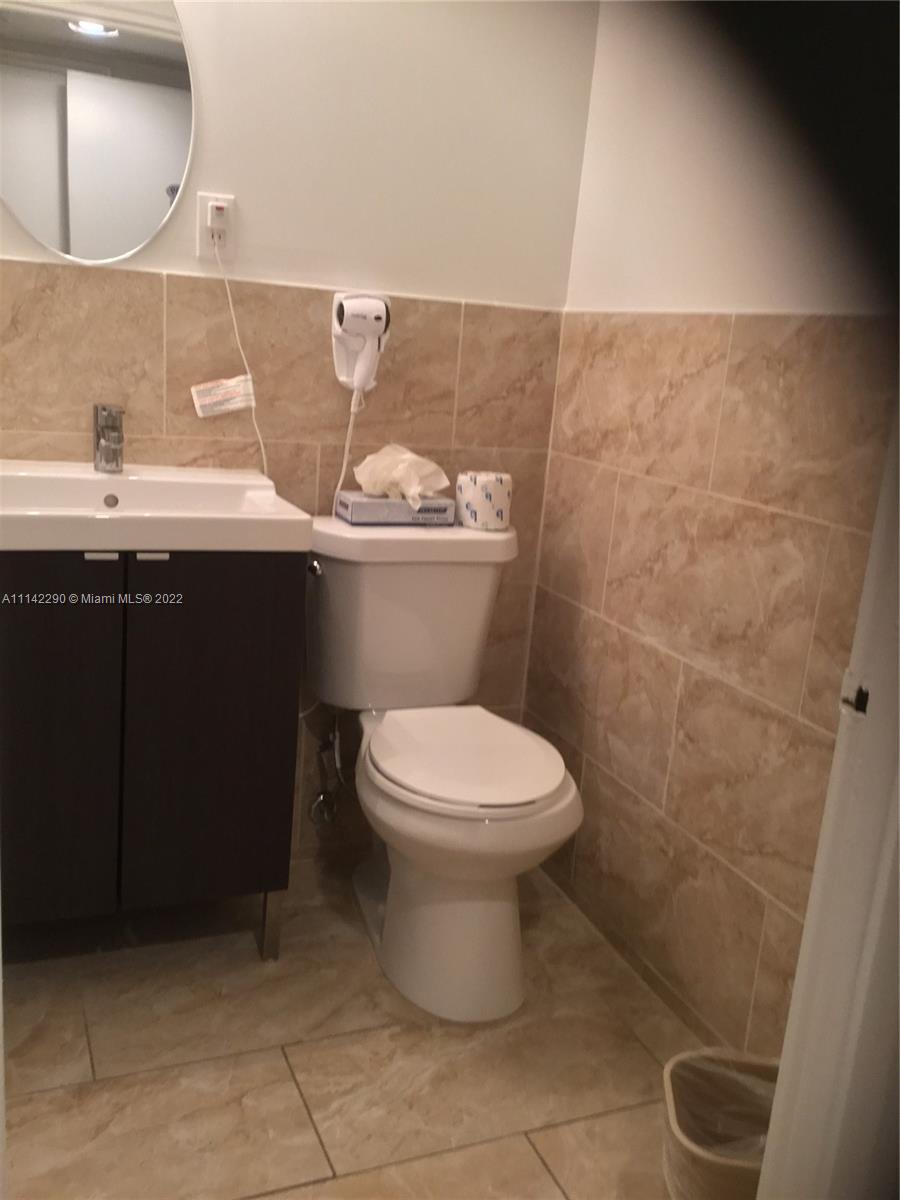 6345 Collins Ave # 519