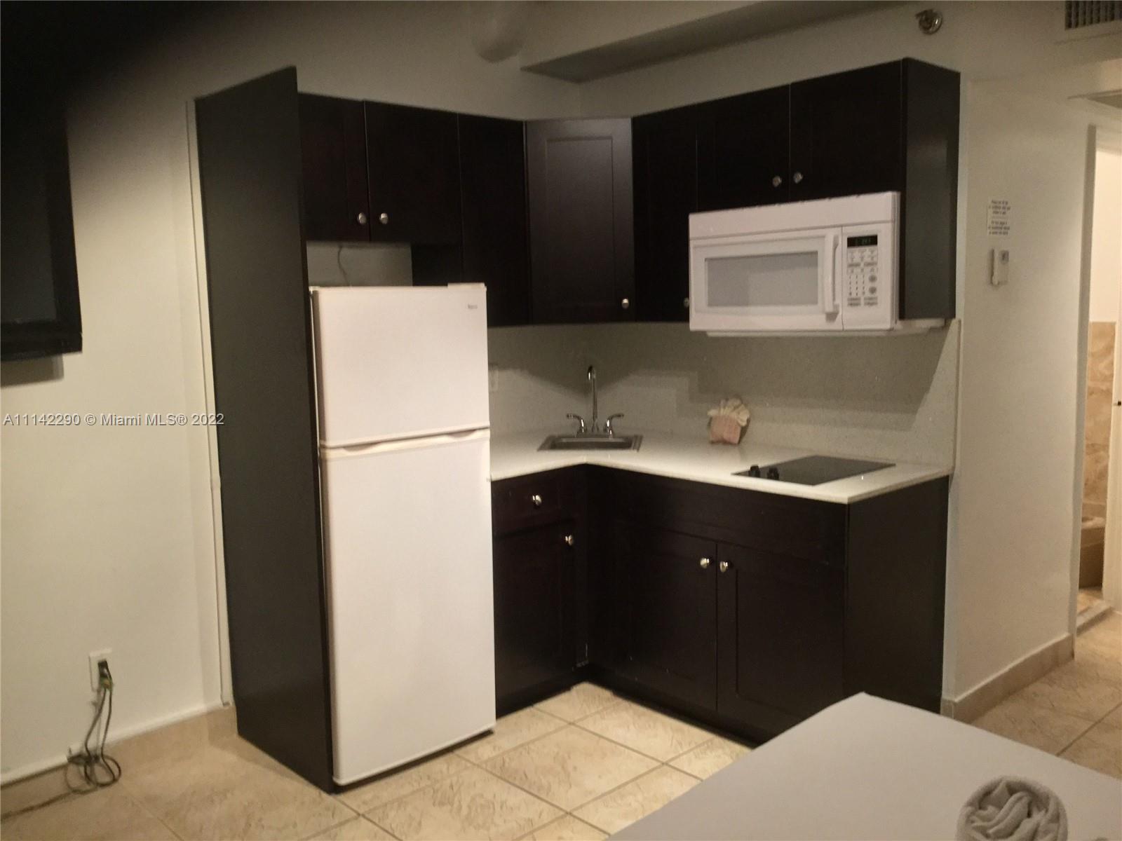 6345 Collins Ave # 519